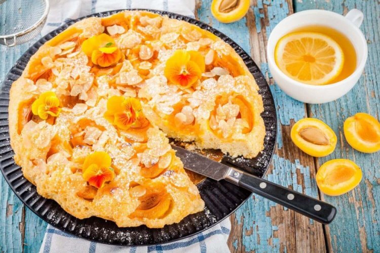 Tarta de albaricoque con leche agria