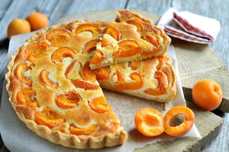 Tarta de albaricoque con crema agria
