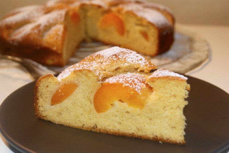 Tarta de requesón con albaricoques