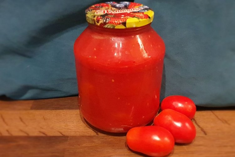 Tomato Juice with Salt and Vinegar for Winter