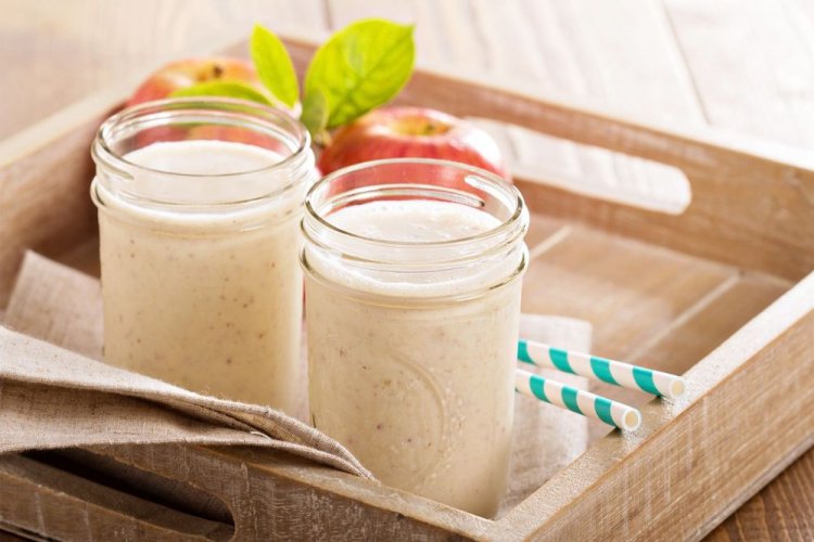 Apfel-Smoothie mit Zimt und Kefir