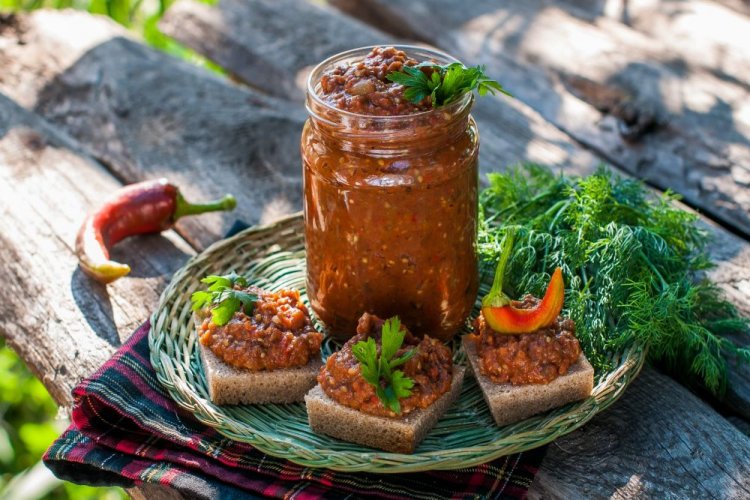 Caviar de berenjena con pimiento picante