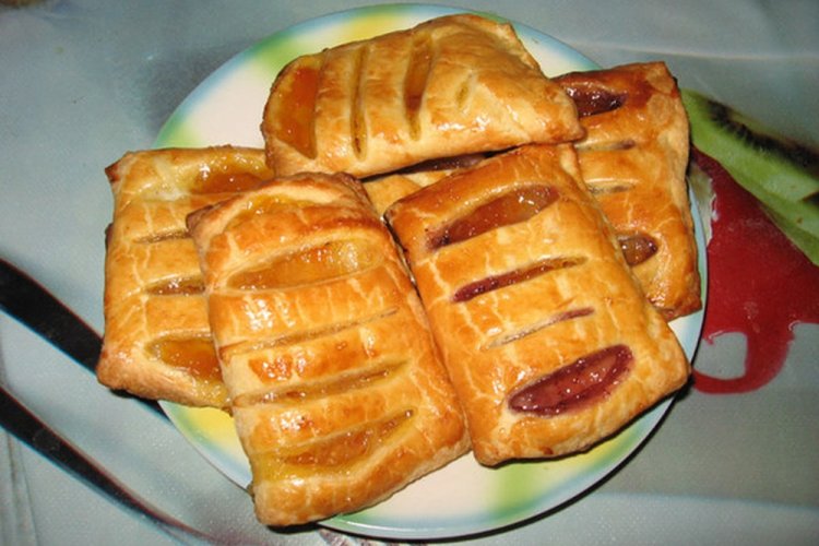 Empanadillas de hojaldre con cereza y albaricoque