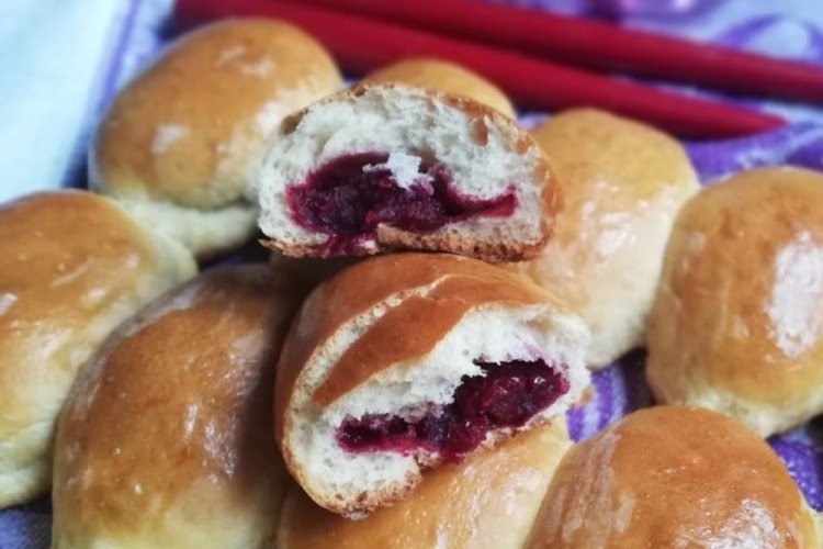 Empanadillas de cereza con kéfir
