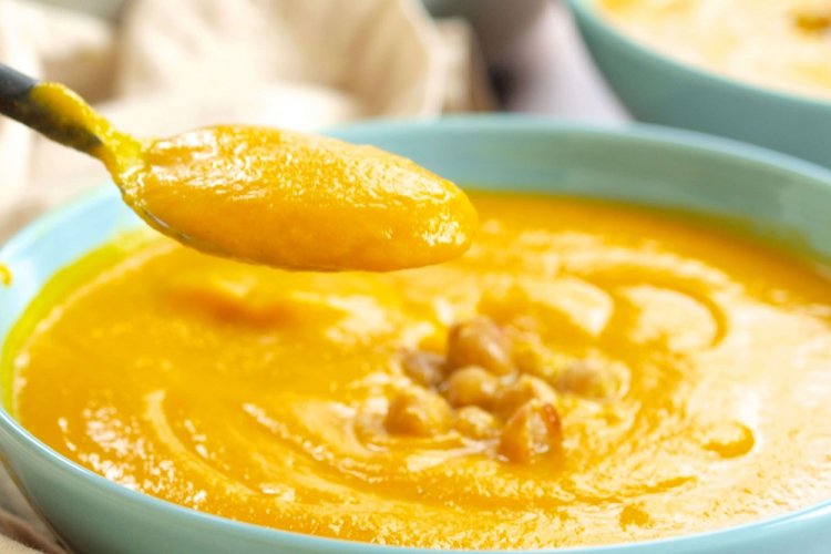 Puré de guisantes con nata