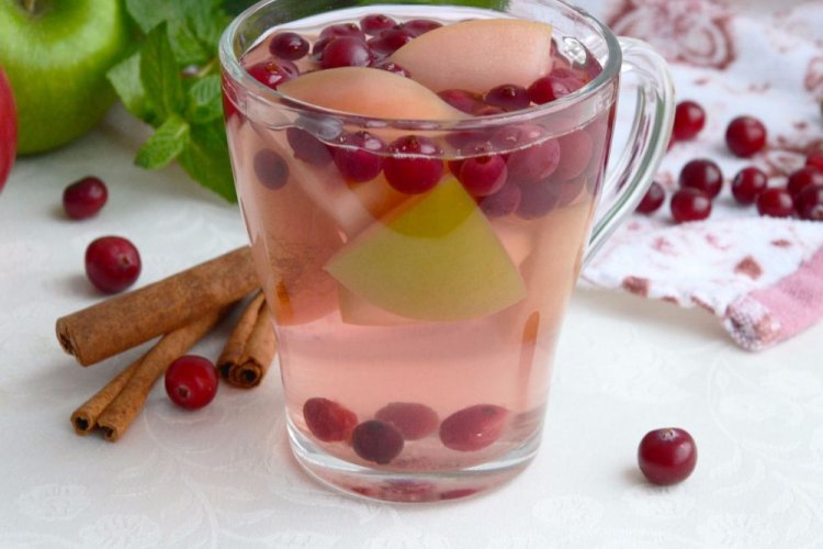 Compota de grosella roja, manzanas y canela