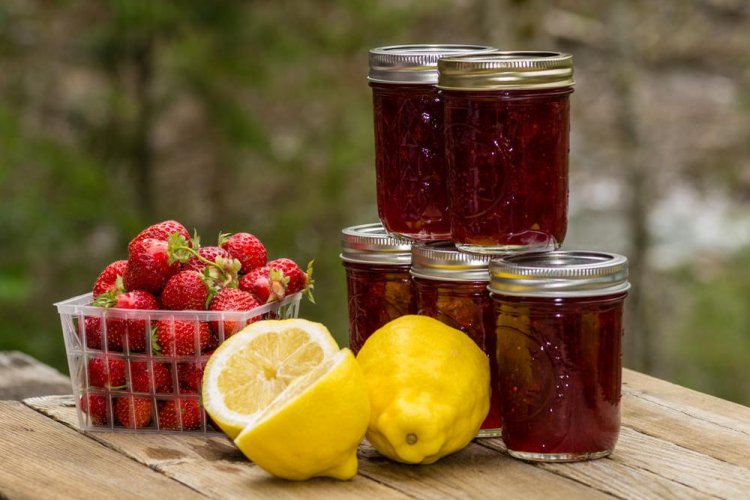 Strawberry Jam with Lemon