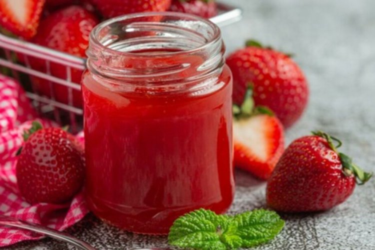 Strawberry Jam with Vanilla