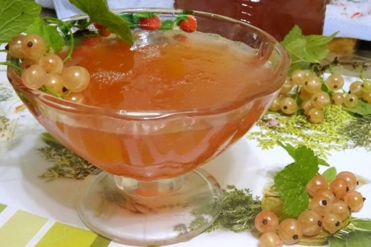 White Currants with Gelatin and Sugar, No-Cook
