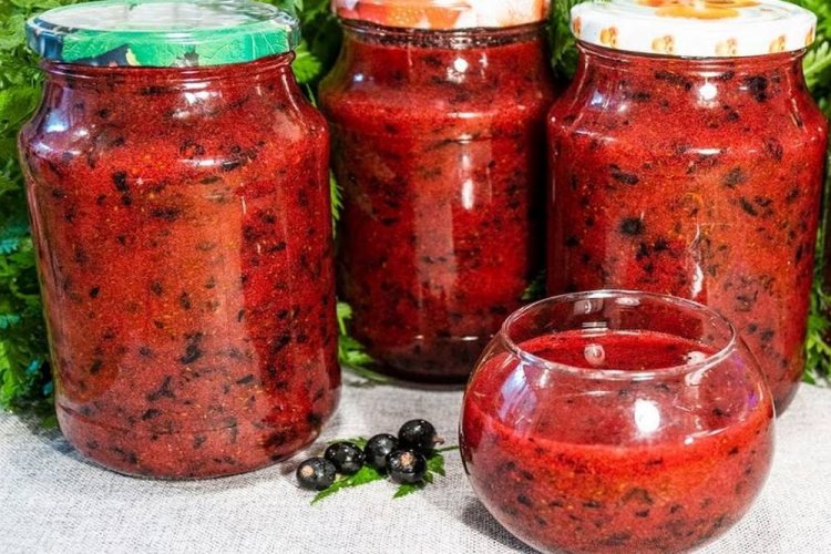 Black Currants with Lemons and Sugar, No-Cook