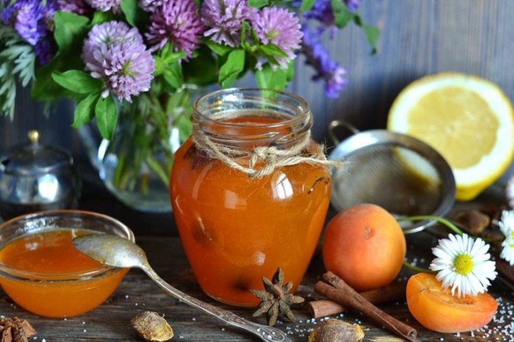 Apricot Jam with Lemon, Star Anise, and Cinnamon
