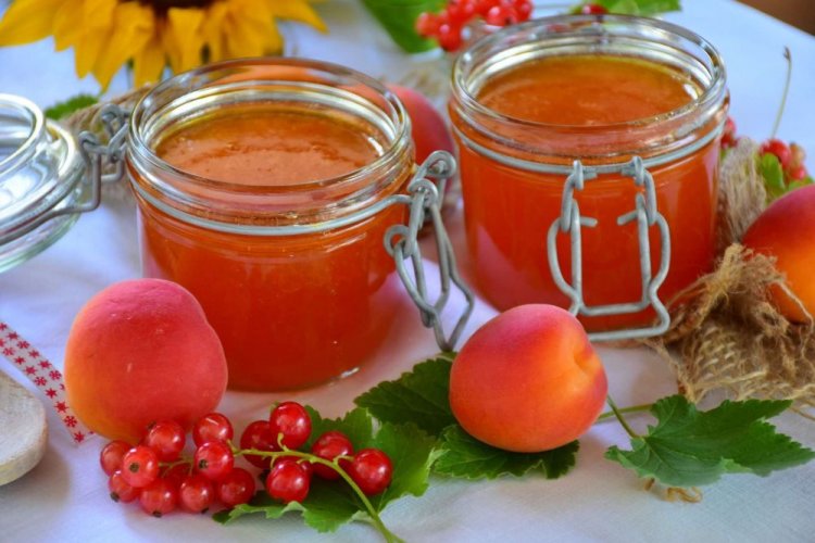 Apricot and Redcurrant Jam