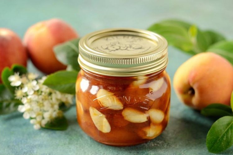 Apricot Jam with Almonds
