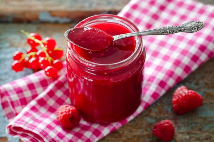 No-Cook Raspberry and Redcurrant Jelly