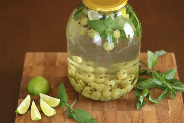 Green Gooseberry Mojito Compote with Lime Juice and Anise