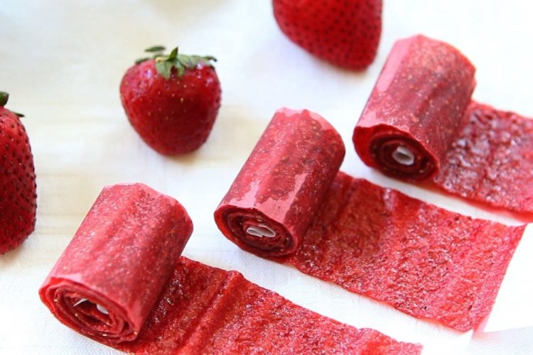 Pastila aus roten Johannisbeeren mit Erdbeeren