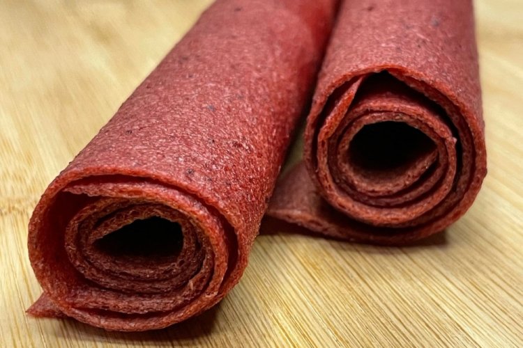 Pastila aus roten Johannisbeeren an der Luft