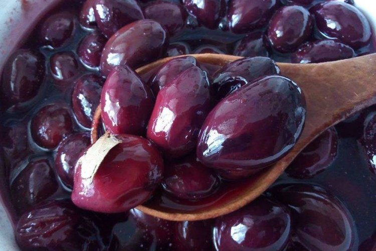 Eingelegte Pflaumen „wie Oliven“