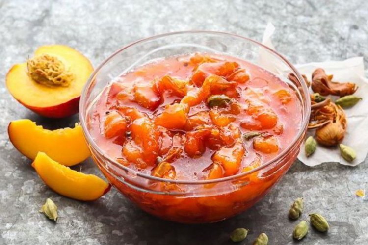 Mermelada de nectarina con cardamomo en olla de cocción lenta