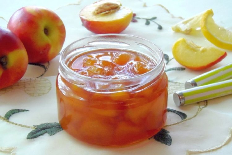 Mermelada de nectarina con zumo de limón