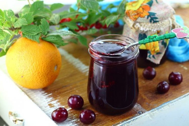 Cherry Jam with Lemons