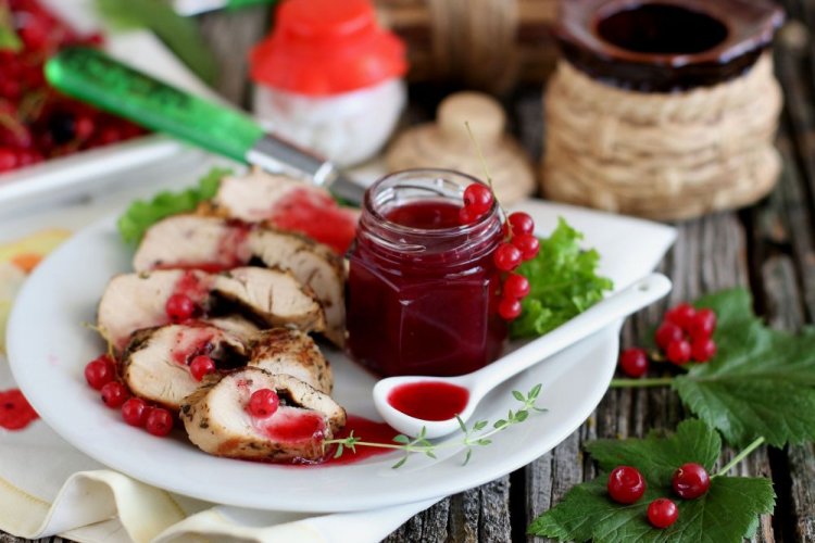 Salsa de grosella roja para invierno – receta clásica