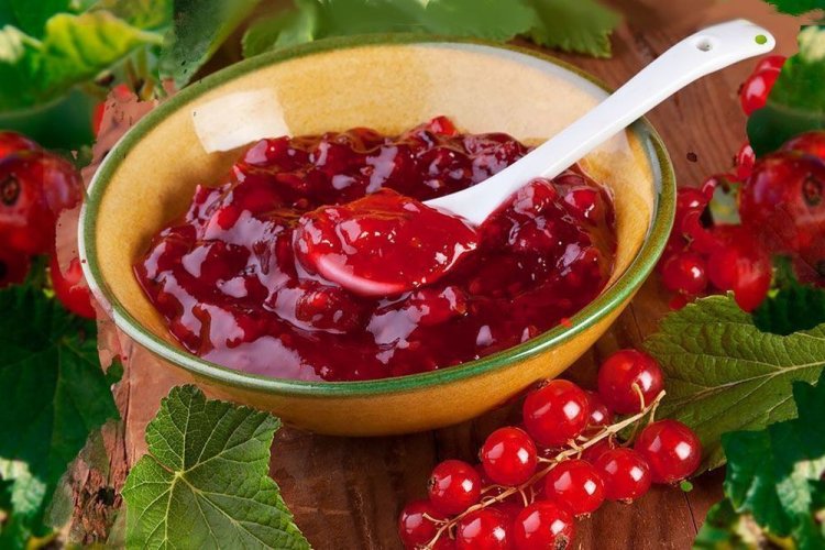 Salsa espesa de grosella roja con semillas
