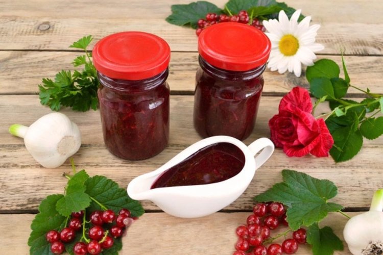 Salsa de grosella roja con ajo
