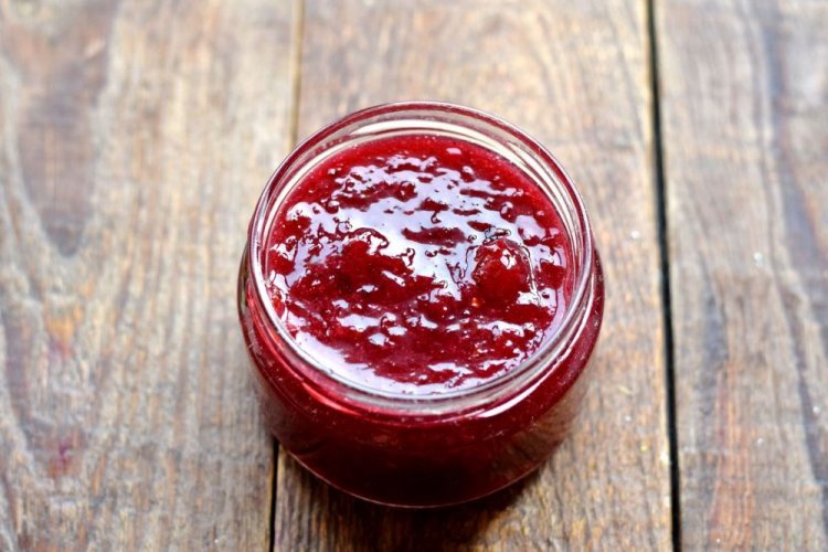 Salsa de grosella roja con canela