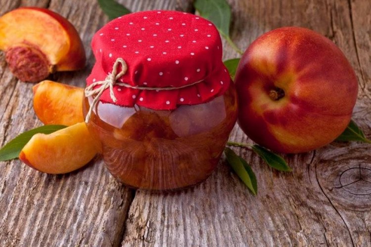 Pfirsichmarmelade mit Pflaume und Ingwer
