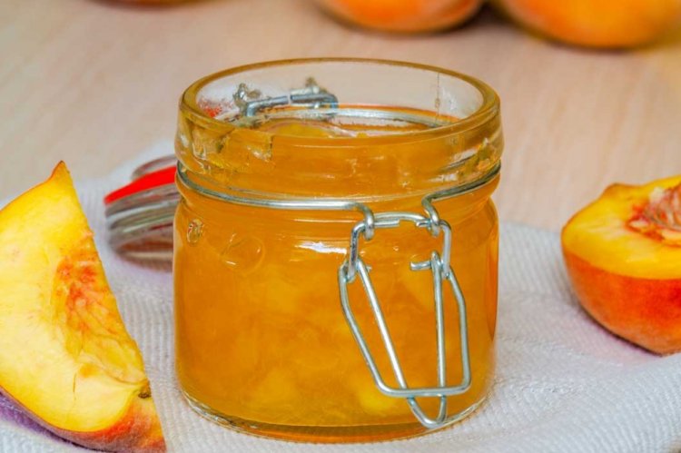 Pfirsichmarmelade mit Orange