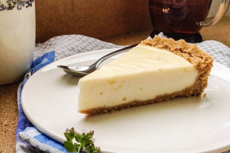 Quarkkuchen mit weißer Johannisbeere ohne Backen