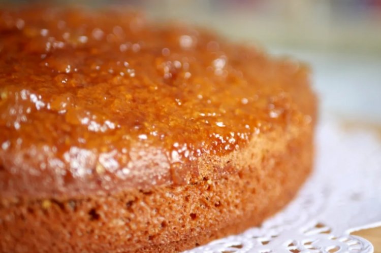 Kuchen mit weißer Johannisbeere auf Kefirbasis