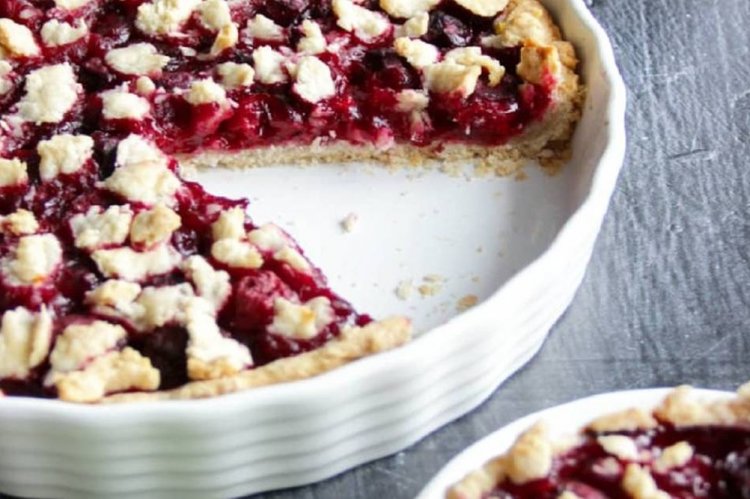 Pastel de Cuaresma con cerezas