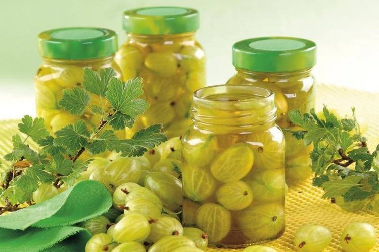 Gooseberries in Apple Juice for Winter