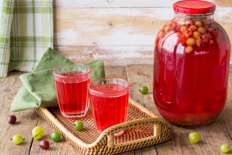 Raspberry and Gooseberry Compote for Winter