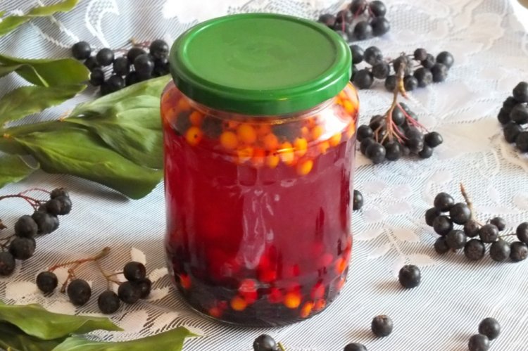 Bird Cherry and Sea Buckthorn Compote for Winter