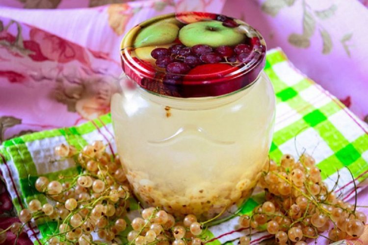 White Currant Compote for Winter