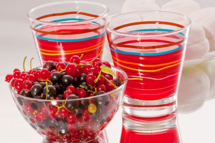 Assorted Currant Compote