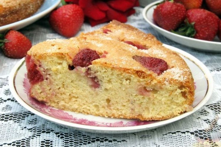 Pastel de fresa con suero de leche