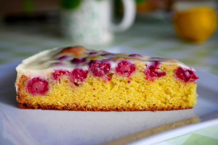 Semolina Cake with Raspberries