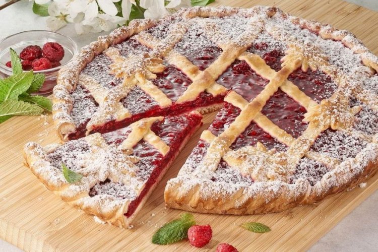 Mayonnaise Raspberry Pie