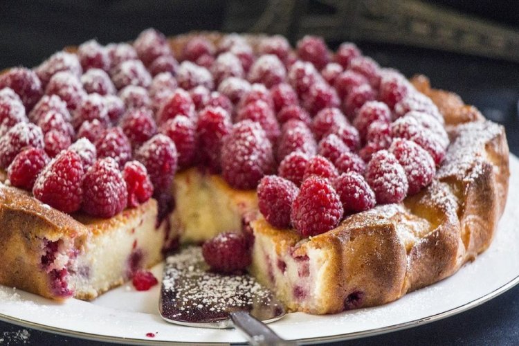 Cottage Cheese Pie with Whole Raspberries