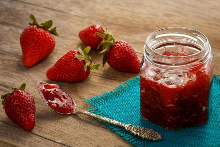 Gelatina de frambuesa y fresa
