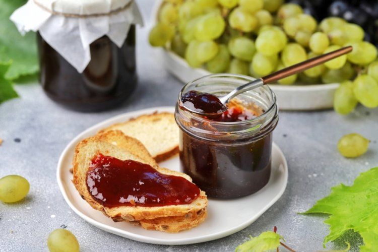 Marmelade aus pürierten Trauben für den Winter