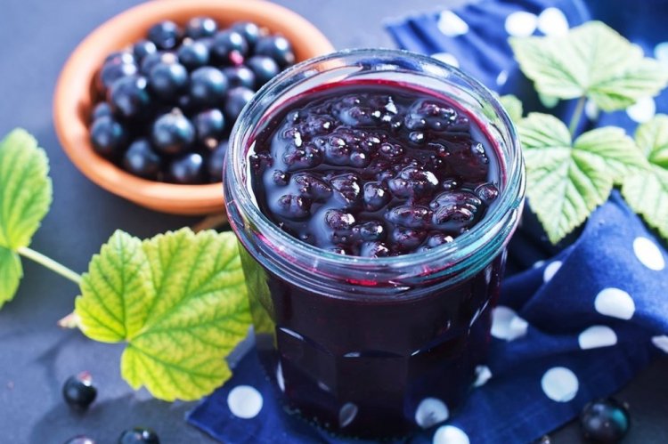 Blackcurrant Confiture with Gelatin