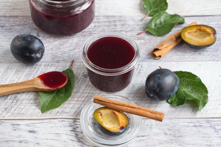 Mermelada de ciruela con canela y chile