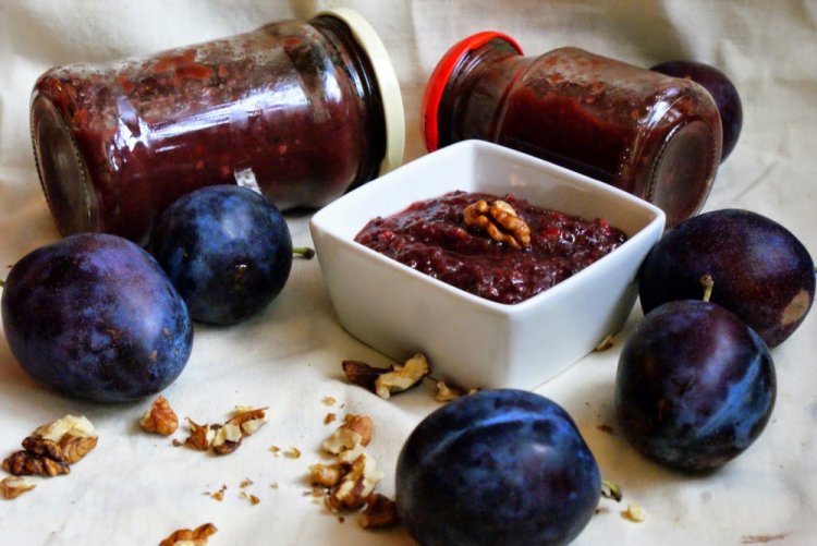Mermelada de ciruela con nueces