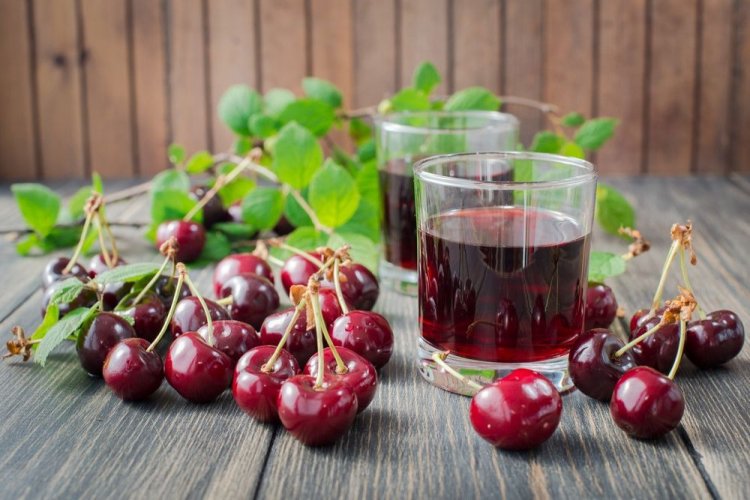 Cherry Liqueur with Mint