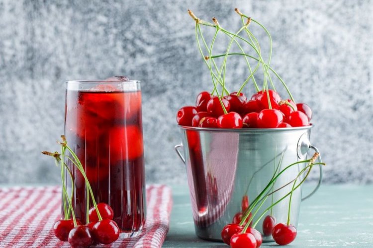 Sweet Cherry Liqueur with Nutmeg